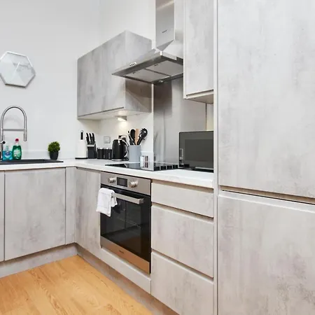 Apartment Penthouse Near Leeds City Centre