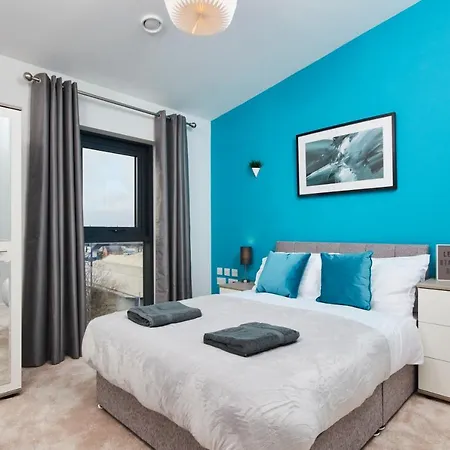 Apartment Penthouse Near Leeds City Centre *